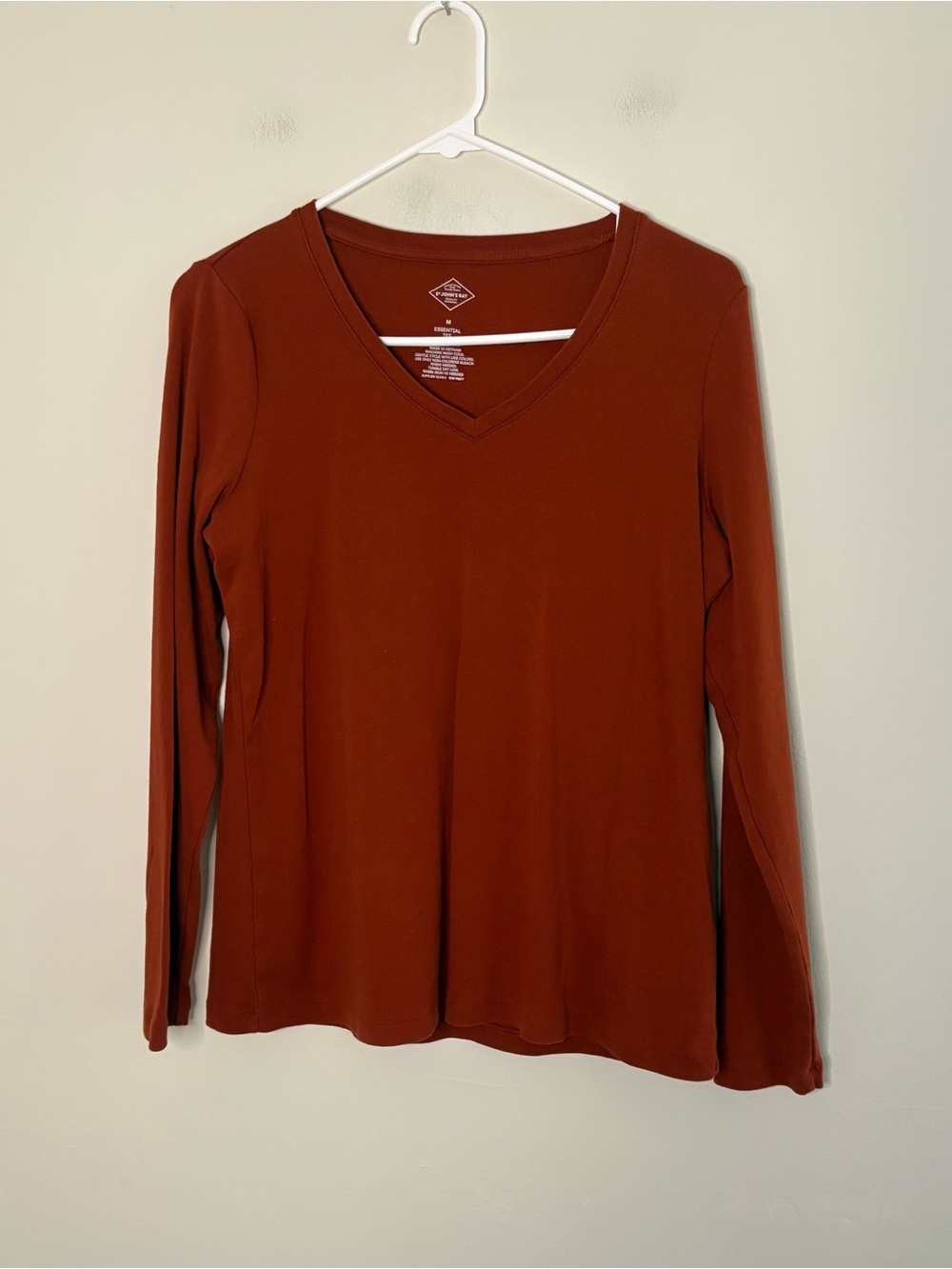 St. John’s Bay Women’s Medium Orange Long Sleeve Vneck Shirt Fall